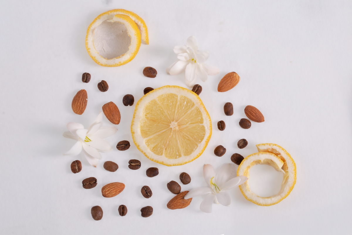 La composición de notas de Heaven: cítricos, café, almendras y flores blancas.